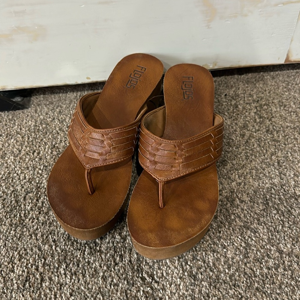 Flojos Jess wedge flip flops
